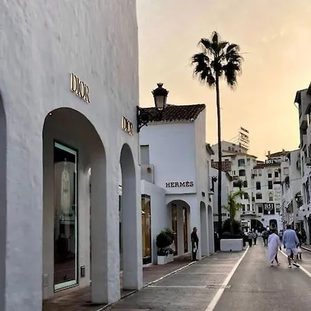 En Guadalmina Primera Linea De Campo De Golf Cartujanos *