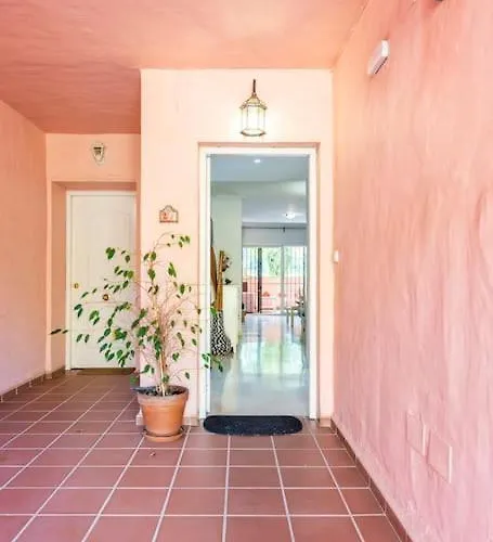 Апартаменти En Guadalmina Primera Linea De Campo De Golf Cartujanos *